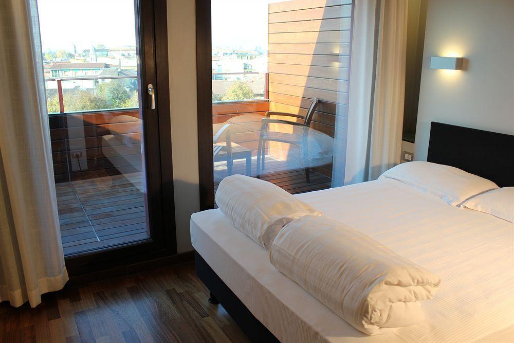 Hotel Verona Esterno foto